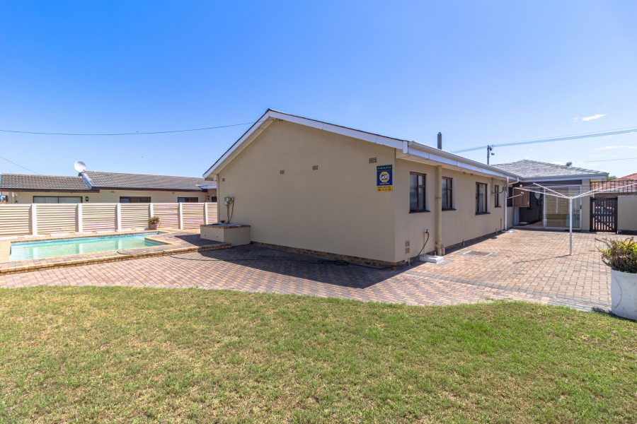 4 Bedroom Property for Sale in Goodwood Park Western Cape